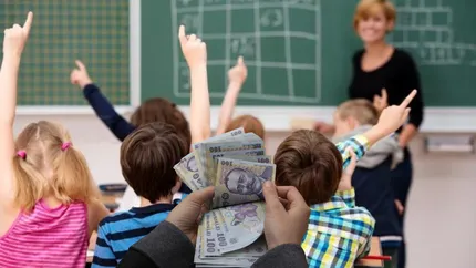 Peste 7.000 de locuri de muncă anual în sistemul educațional privat. Un angajat ajunge și la 9.000 de lei pe lună