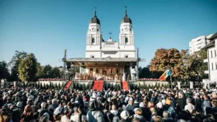 Câți bani s-au strâns la hramul Sfintei Cuvioase Parascheva. 260.000 de pelerini care s-au închinat la moaște