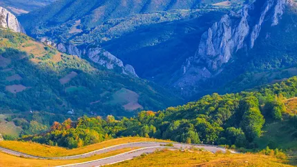 Transapuseana, un nou drum spectaculos în România. Deschiderea lui a dus la explozia prețurilor pe piața imobiliară. Terenurile sunt și de opt ori mai scumpe