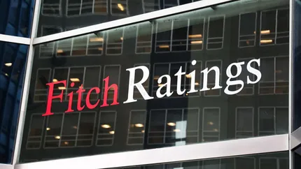 Fitch avertizează: Măsurile fiscale ale Guvernului Bolojan riscă să afecteze economia