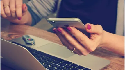 Bucureștenii își pot plăti taxele și impozitele direct de pe telefon. Unde se introduce acest sistem