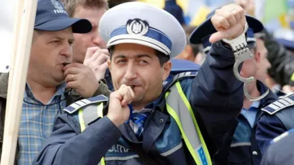 Polițiștii și angajații din penitenciare protestează luni față de ordonanța ”trenuleț”