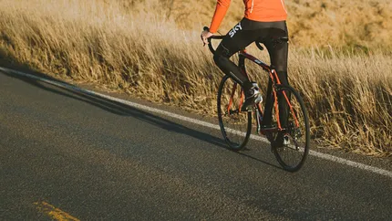 Amenzi colosale pentru bicicliști și trotinetiști. Riscă amenzi de peste 1.300 de lei dacă refuză acest lucru. Regulile intră în vigoare din această vară