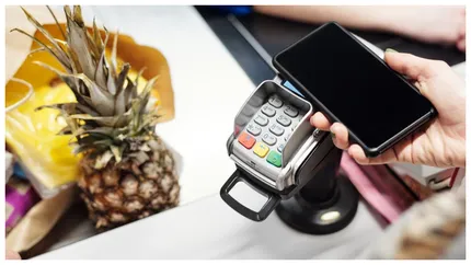 Modul secret în care supermarketurile își spionează clienții și angajații. Dezvăluirile unei casierițe