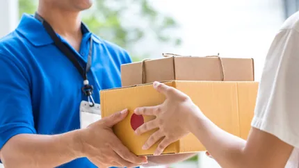 Peste 500 de angajați „la negru” la o firmă de curierat din București. Ministrul Muncii: „Amenda a fost de doar 200.000 de lei”