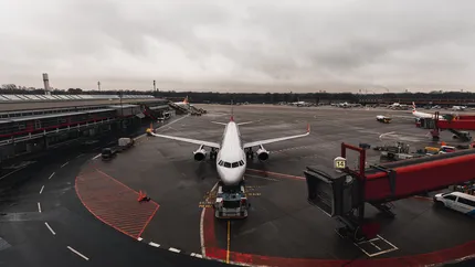 Concedieri colective la o mare companie aeriană. Aproape 2000 de oameni rămân fără loc de muncă