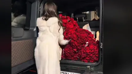 VIDEO Andreea Bostănică șochează pe străzile Capitalei! Gestul emoționant care a uimit o bătrânică!