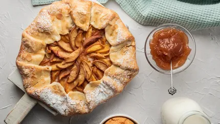 Plăcintă cu mere, fără zahăr și făină. Secretul ca să iasă super delicioasă