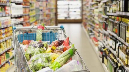 Câți bani au dat doi influenceri români pe coșul de cumpărături de la Kaufland din România versus Bulgaria. A venit momentul adevărului