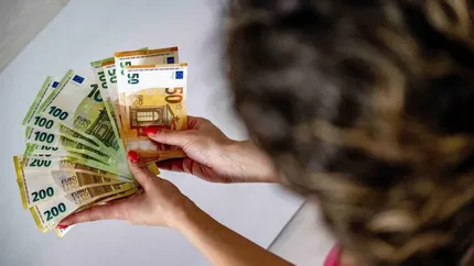 Cine sunt românii care primesc 1.500 de lei de la stat. Ajutorul a fost mărit anul acesta