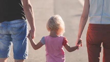 Cine sunt românii care primesc 670 de lei de la stat de la 1 aprilie. Ce acte trebuie să depui