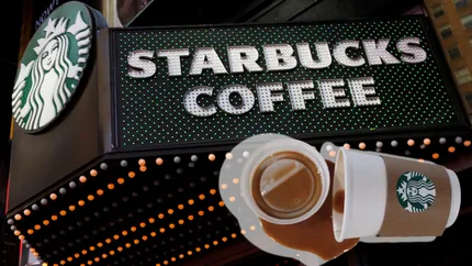 Starbucks, obligată să îi achite daune în valoare de 50 de milioane de dolari unui șofer care s-a ars cu o băutură fierbinte