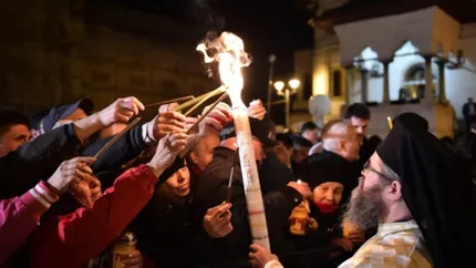 Paște 2025. Când va fi adusă în România Lumina Sfântă de la Ierusalim