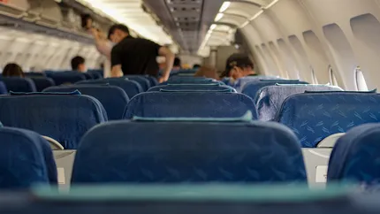 Alertă cu bomba la bordul unui avion ce urma să aterizeze la Cluj. A fost activat planul de urgență