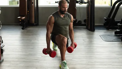 Pariul care l-a adus în pragul morții. Ce i s-a întâmplat unui tânăr după ce a făcut 2.000 de genuflexiuni fără oprire