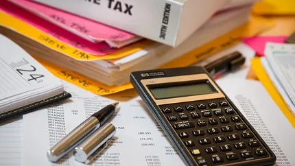Vești proaste pentru români. Se măresc taxele. Economist: ”Mutăm dintr-un buzunar în altul”
