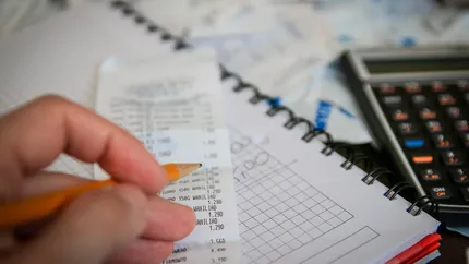 Vești bune pentru români. Dispare o taxă care i-a revoltat pe mulți