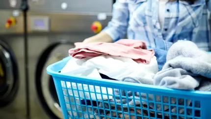 Cum să îți faci propriul detergent de rufe acasă: Natural, eficient și suficient pentru 40 de spălări