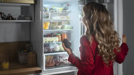 La ce distanță trebuie să stea frigiderul de perete. Așa te asiguri că nu se strică și reduci consumul de curent