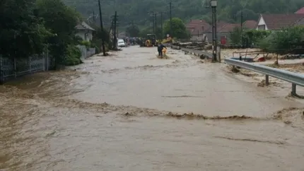 Cod roșu de inundații în 11 județe! A fost convocat Comitetul pentru Situații de Urgență