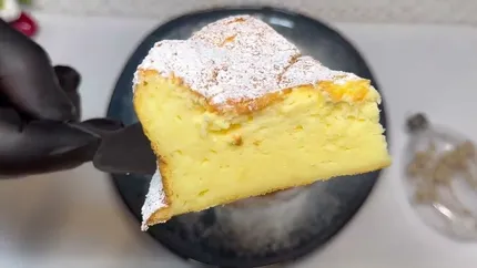Prăjitură cu iaurt și ouă. Un desert delicios care îți va aminti de copilărie