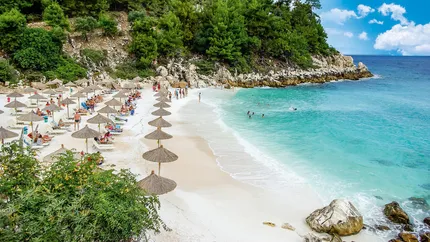 Câţi bani va cheltui o familie într-o vacanţă de 10 zile în Thassos în 2025. Acum trei ani era la 50% costul
