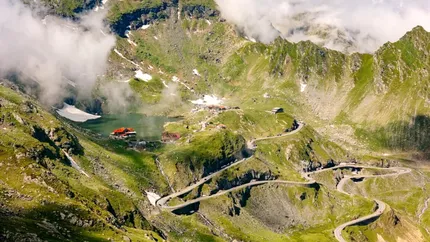 Transfăgărășanul și Transalpina se deschid vineri, 6 iunie 2025. Traficul este permis doar pe timpul zilei