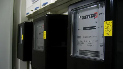 Contracte de energie cu preţ fix pentru abonaţii furnizorilor cu peste 200.000 de clienţi. Proiect de OUG în dezbatere publică