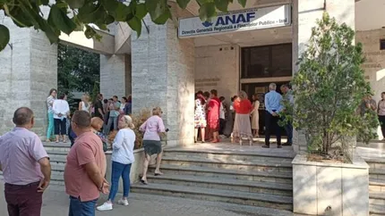 O nouă zi de proteste a angajaţilor de la stat. Bugetari din mai multe orașe au oprit activatea în birouri şi au sistat lucrul cu publicul