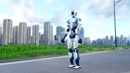 Era roboților personali e tot mai aproape! A fost lansat primul robot umanoid, până în 6.000 de dolari