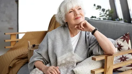 Părul alb nu e o sentință. Tunsorile care maschează firele albe și întineresc vizibil