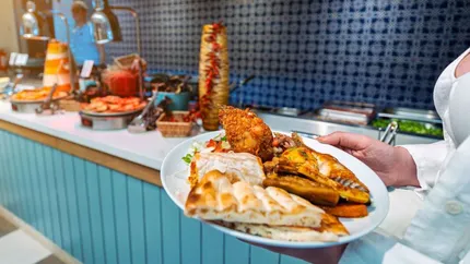 Guvernul Turciei ia măsuri împotriva risipei alimentare: hotelurile vor trebui să renunțe la celebrul model „all-inclusive”. Cum va fi înlocuit