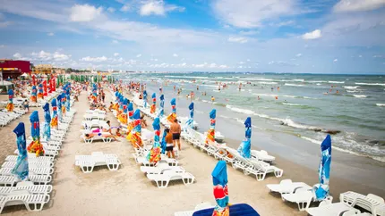 'Bate vântul' pe litoralul românesc, iar prețurile au scăzut la hoteluri și restaurante. Ce oferte îi așteaptă pe turiștii care vor să meargă la Mamaia
