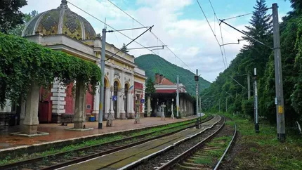 CFR va moderniza tronsonul de cale ferată Băile Herculane-Poarta. Lucrările sunt în valoarea de peste 2 miliarde de lei