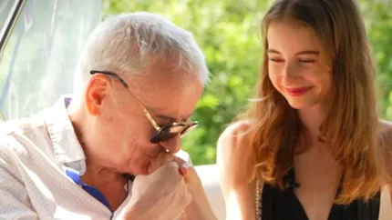 Irinel Columbeanu, scos din datoriile de la azil de fiica lui. Patronul căminului: „Muncește și pentru el”. Din ce vrea Irina să câștige bani