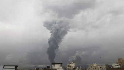 Israel atacă Yemen. Palatul Houthi din Sana’a, distrus în raiduri aeriene