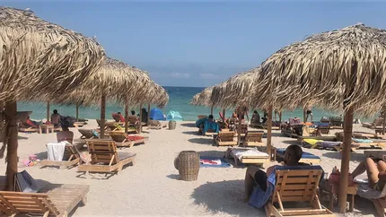 Vacanță pe litoral în septembrie. Cât costă o noapte la hotel și ce oferte sunt disponibile