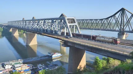 CFR anunță întârzieri de sute de minute pentru trenurile spre litoral. Sunt probleme la infrastructura dintre Fetești și Cernavodă