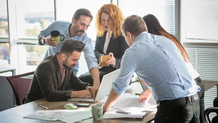 Angajații din România, la coada UE privind orele suplimentare la muncă. Doar 1,8% din angajați muncesc mai mult de 49 de ore săptămânal