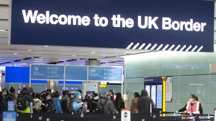 Marea Britanie înăspreşte legislaţia pentru migranţi. Cum vor fi afectaţi românii care lucrează în această ţară. Ministrul de Interne englez: „Să demonstreze că aduc o contribuție reală societății”