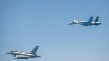 Două avioane suedeze Gripen și două Eurofighter germane au fost ridicate în spațiul aerian internațional pentru a monitoriza o  aeronavă rusă
