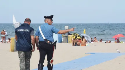 Destinațiile populare care interzic castelele de nisip pe plajă și pantofii zgomotoși. Turiștii riscă amenzi de 7.000 de euro sau 6 luni de închisoare