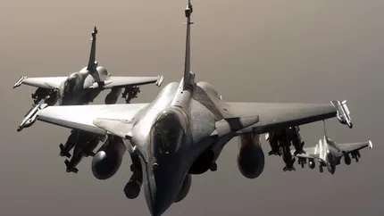 Macron anunţă că Franţa va trimite avioane de luptă în Polonia pentru a ajuta la apărarea spaţiului aerian al NATO