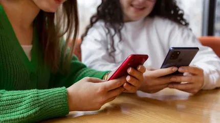 Un oraș își lasă locuitorii doar 2 ore pe zi pe telefon. Măsura a fost introdusă printr-o ordonanță specială