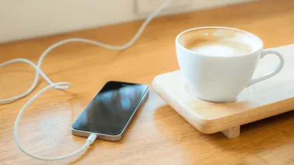 Ce a pățit o femeie într-un restaurant din Italia! Încărcarea telefonului în local, pusă pe bonul fiscal