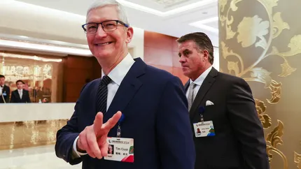 Tim Cook de la Apple promite să crească investițiile în China, în ciuda indicațiilor prețioase primite de la Trump