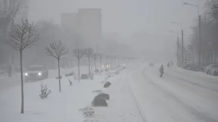 ANM: Cod roșu de ploi abundente în jumătatea de sud a țării. Fenomene extreme pentru următoarele 48 de ore