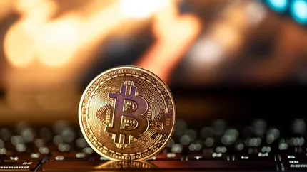 Bitcoin atinge un nou record istoric, depășind pragul de 125.000 de dolari