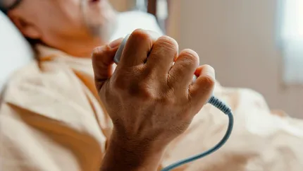 Unitățile sanitare care oferă servicii de internare, obligate să instaleze butoane de panică în saloane. Nicușor Dan a promulgat legea