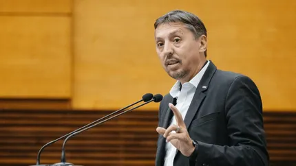 Ministrul Educației: Cursurile suspendate din cauza ploilor vor fi recuperate ulterior, fără sistem hibrid